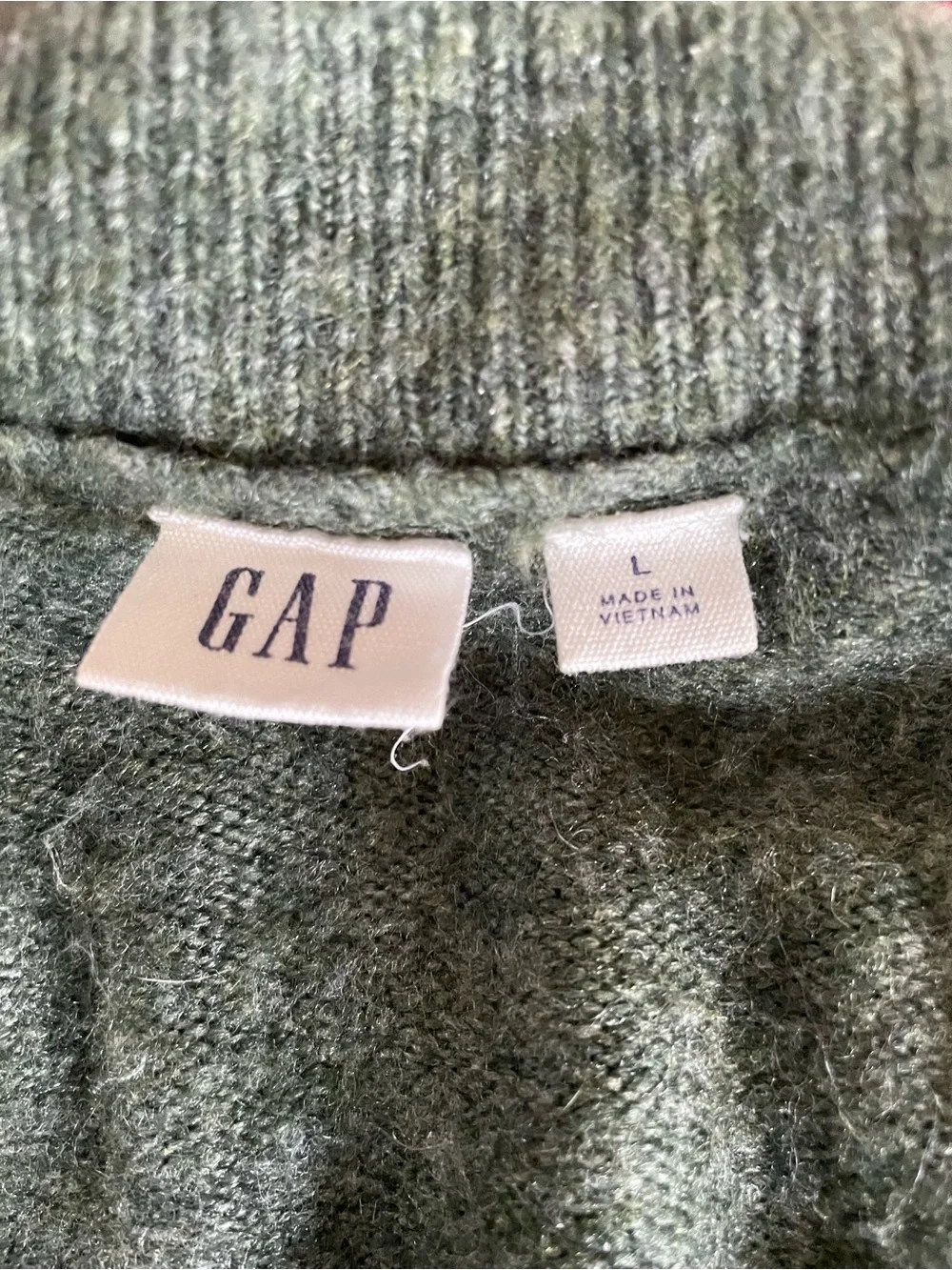 GAP Super Soft V-Neck Women's Sweater - Green